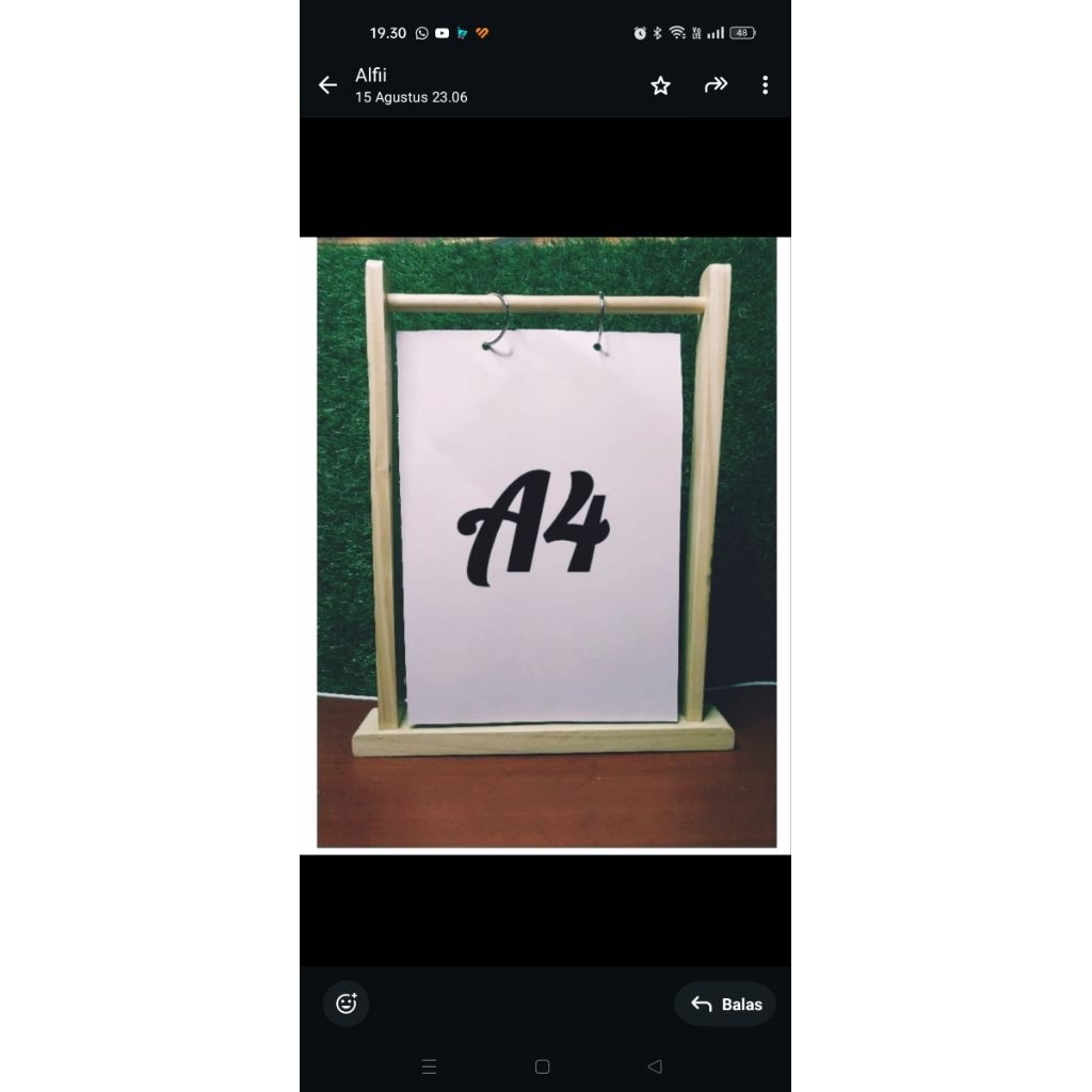 

stand menu kayu ukuran A4|gantungan kalender harian|tempat nomor meja