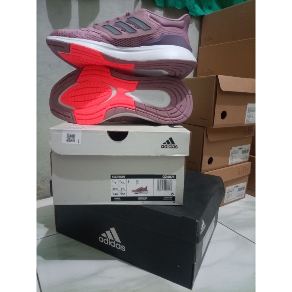 ADIDAS EQ21 RUN