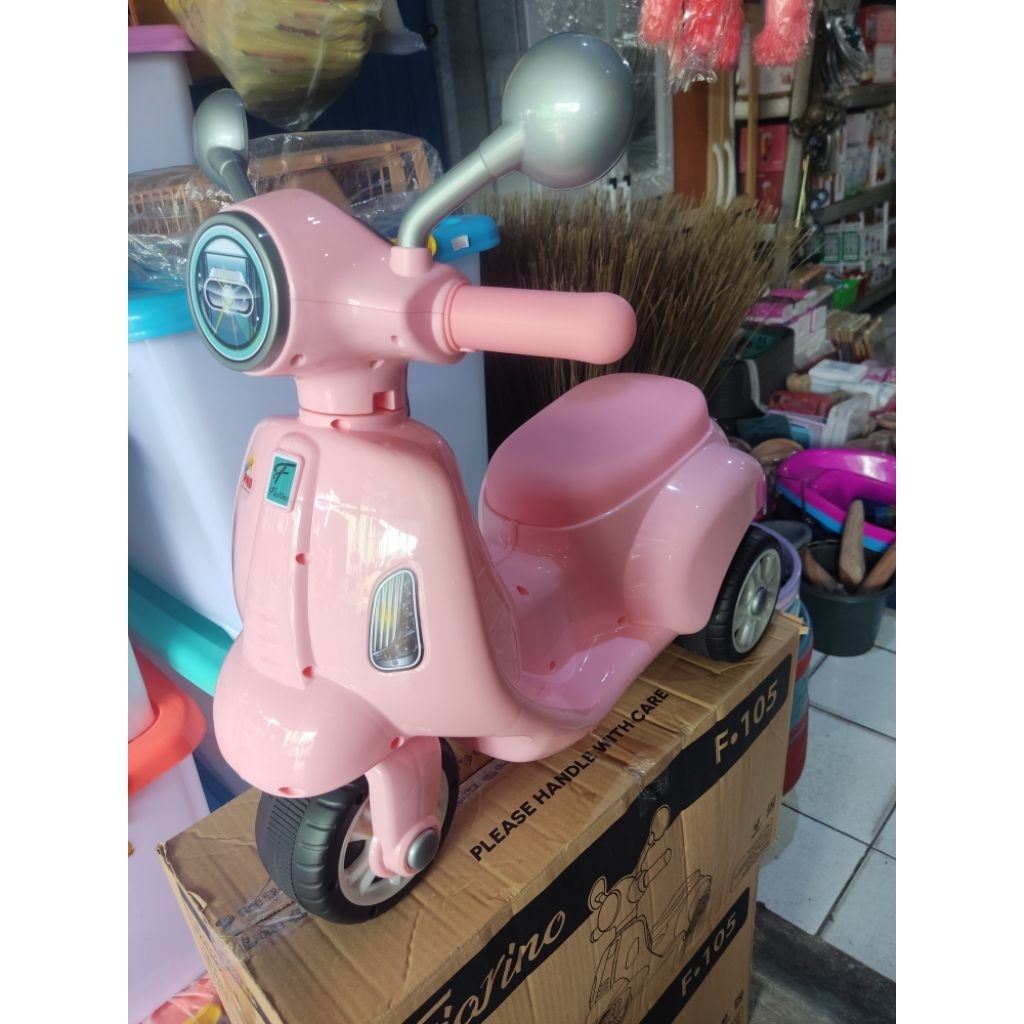 Mainan Anak Motor Vespa Dorong Motoran Anak Sepeda Anak Roda 3 Vespa Fiorino F105 PMB Toys