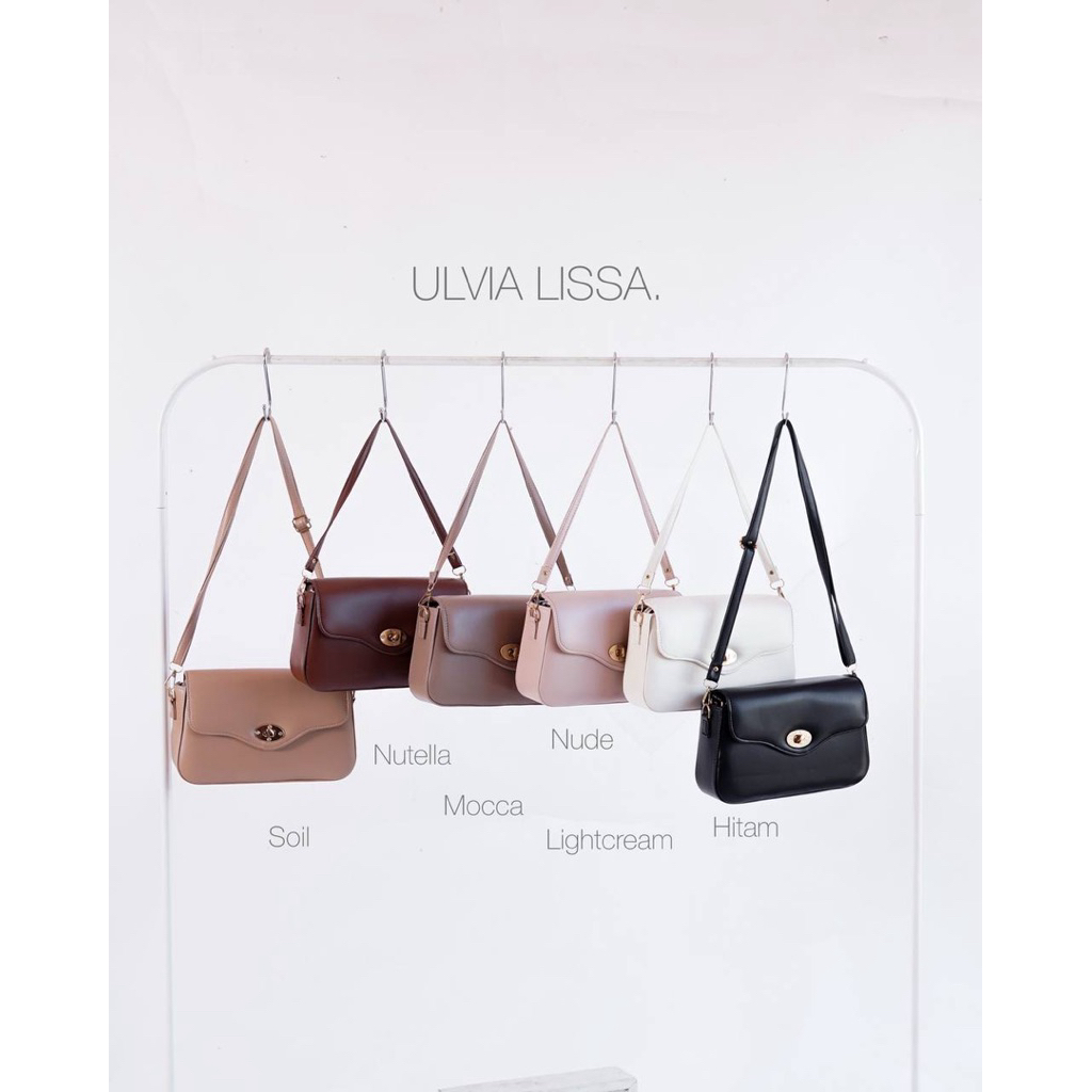 ULVIA LISSA TAS WANITA