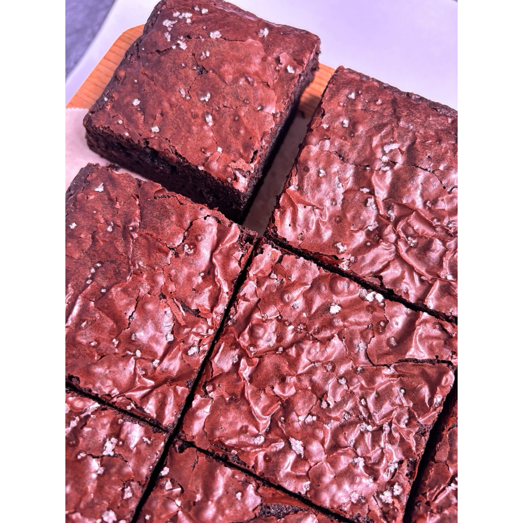 

Fudgy Brownies (wajib baca deskrispi terlebih dahulu)