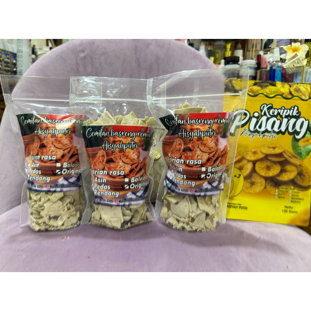 

cemilan basreng dan kripik pisang