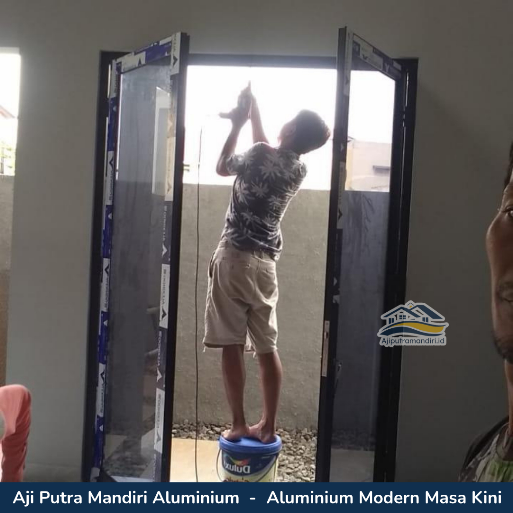 Pintu Swing Double Alumunium Kaca 5mm Dacon Custom Berkualitas