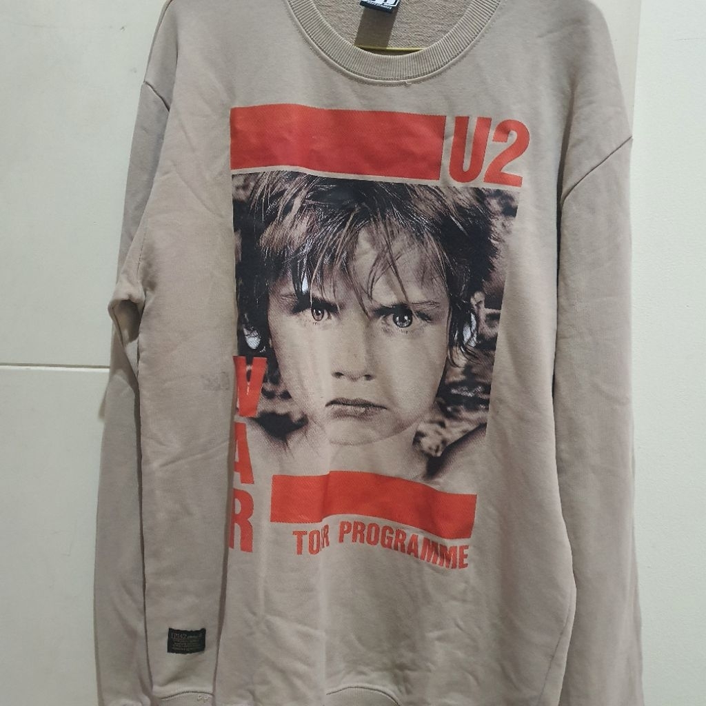 U2 sweater