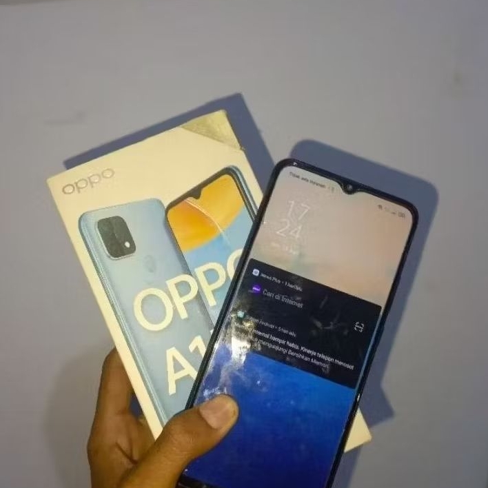 OPPO A15 3/32 GB MediaTek Helio P35 bekas