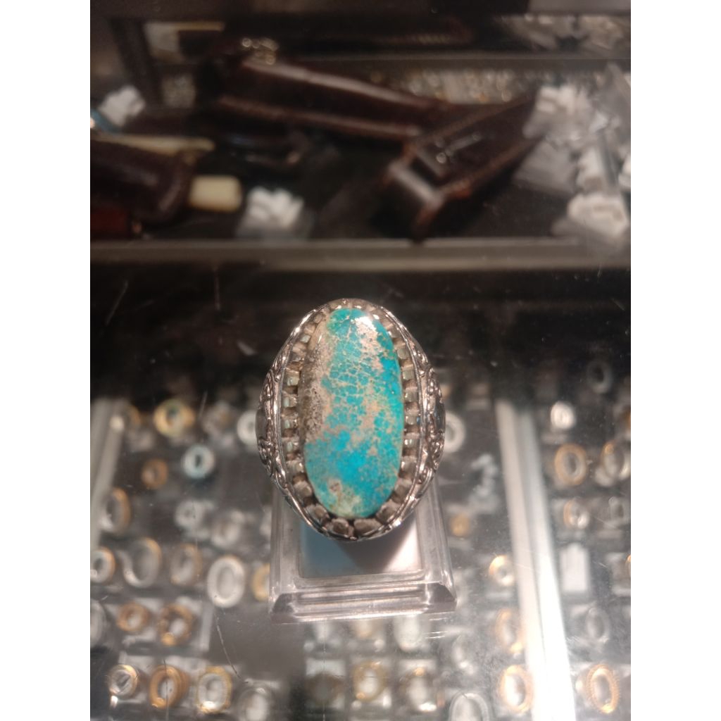 cincin batu virus Persia serat emas