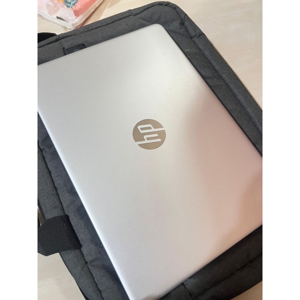 Laptop HP 14s fq0562AU 671p2pa AMD Athlon 4GB 512 14'