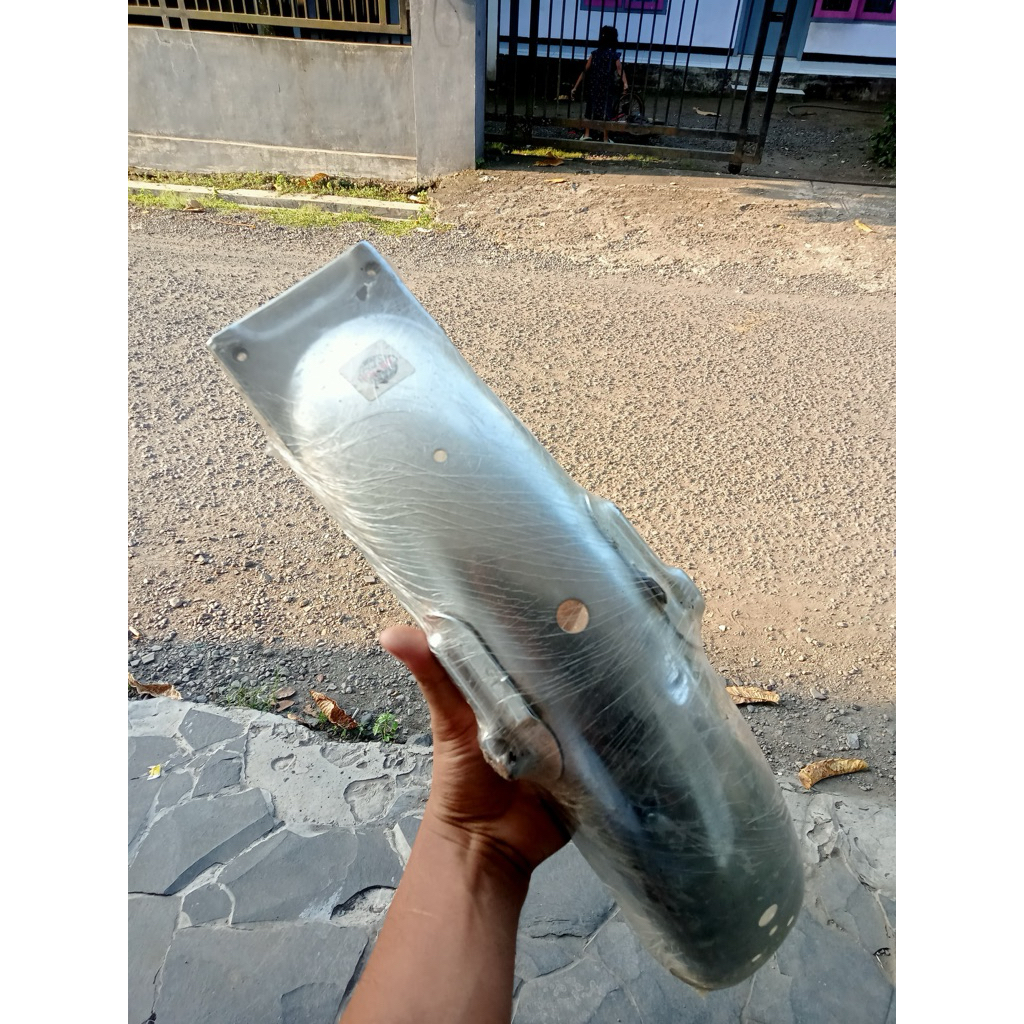 selebor belakang gl100 platina original baru