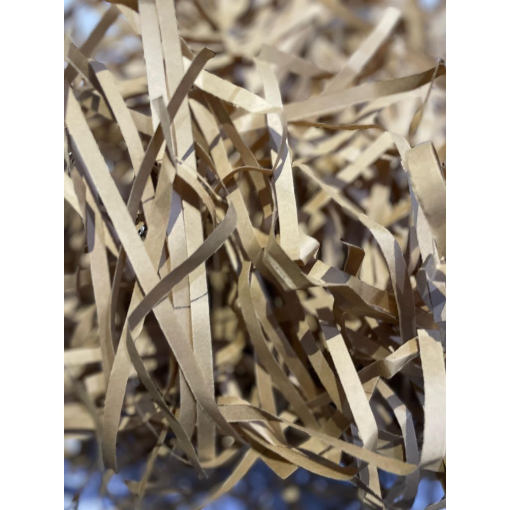 

Shredded paper/ kertas cacah / kertas serut isian 700grm Kraft 80 gsm murah