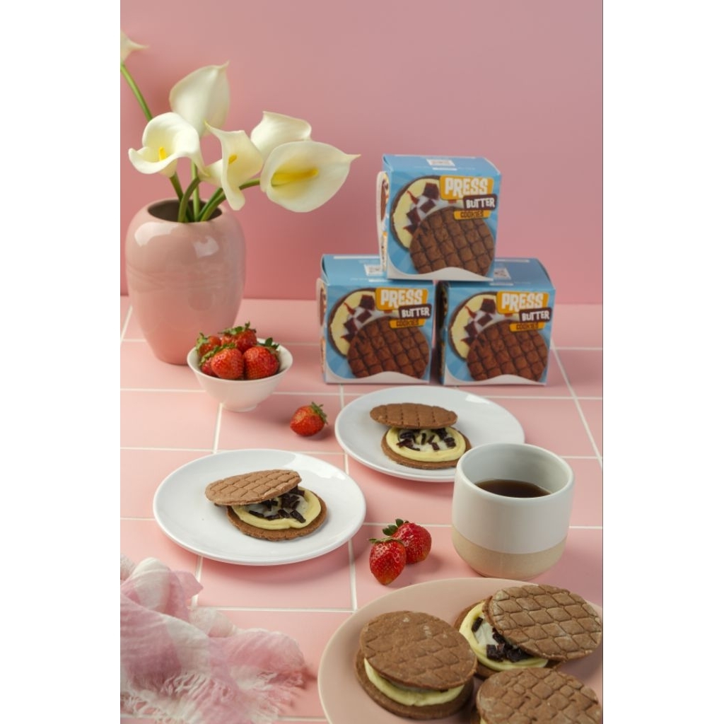 

Press Butter Cookies Choco Strawberry (kukis kue kering dengan buah asli)