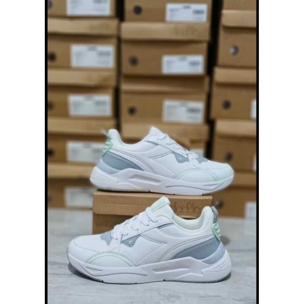 sepatu putih diadora run wanita size 37 murah