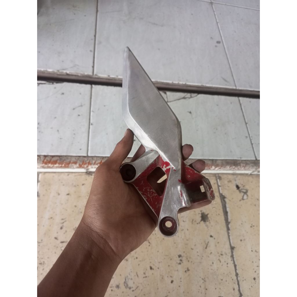 Footstep kiri CB150R original copotan