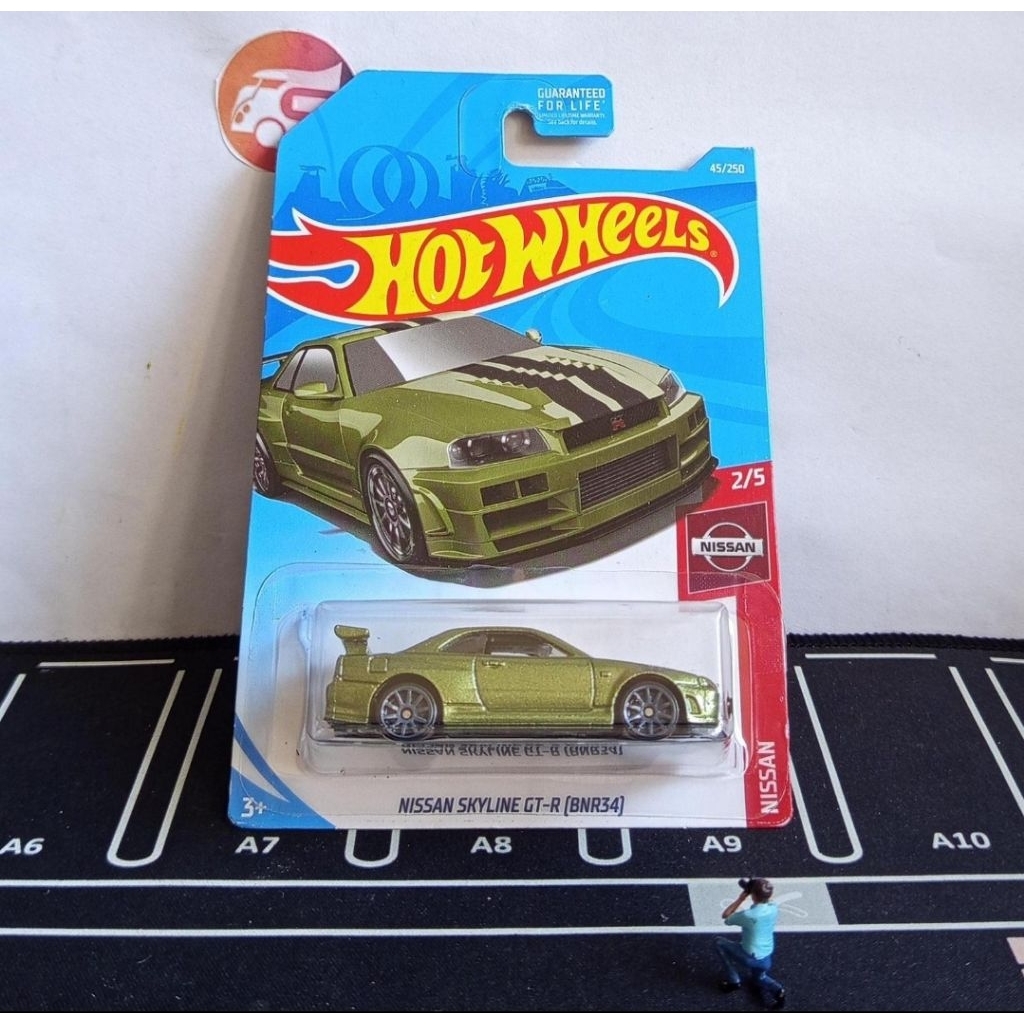 Hot wheels nissan skyline R34 hijau
