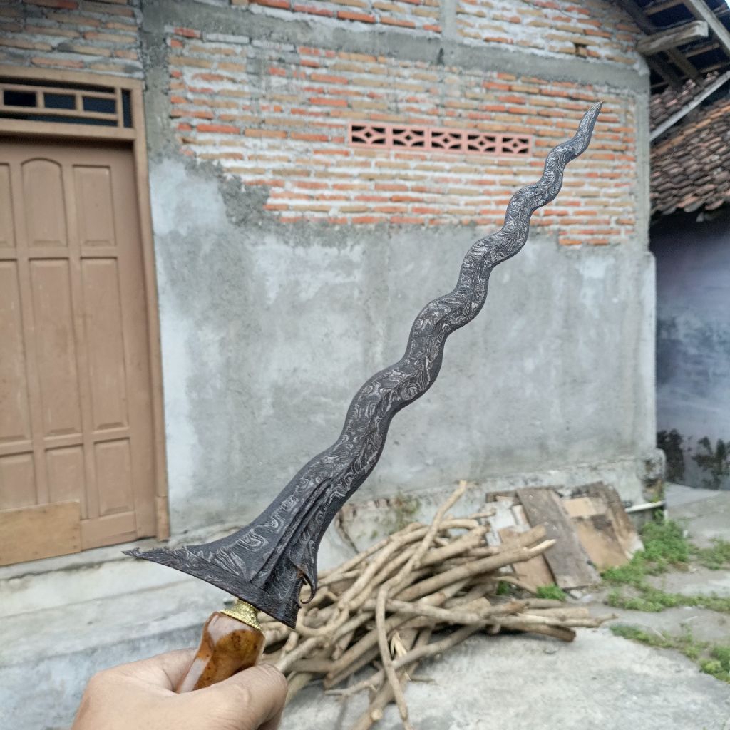 keris sangkelat luk 13
