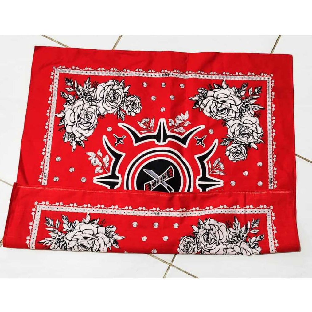 LENSO MERAH atau LENSO ADAT TERBARU MOTIF PARANG SALAWAKU, UKURAN 55 X 55 ,DESIGNE ASLI ANAK MALUKU 