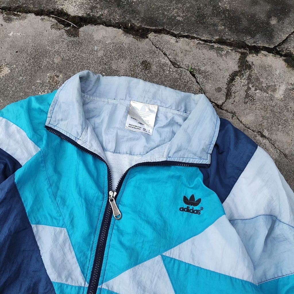vintage adidas big logo