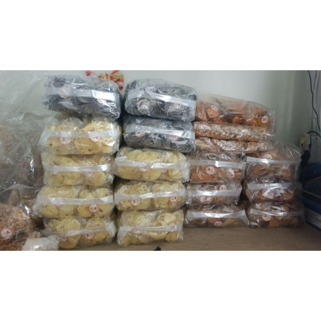 

aneka keripik cemilan