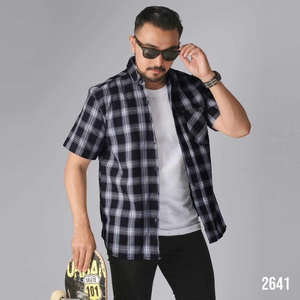 PAKAJI Kemeja Pria Flanel Pendek Premium Kotak-kotak Flanel Hitam Garis Putih 2641