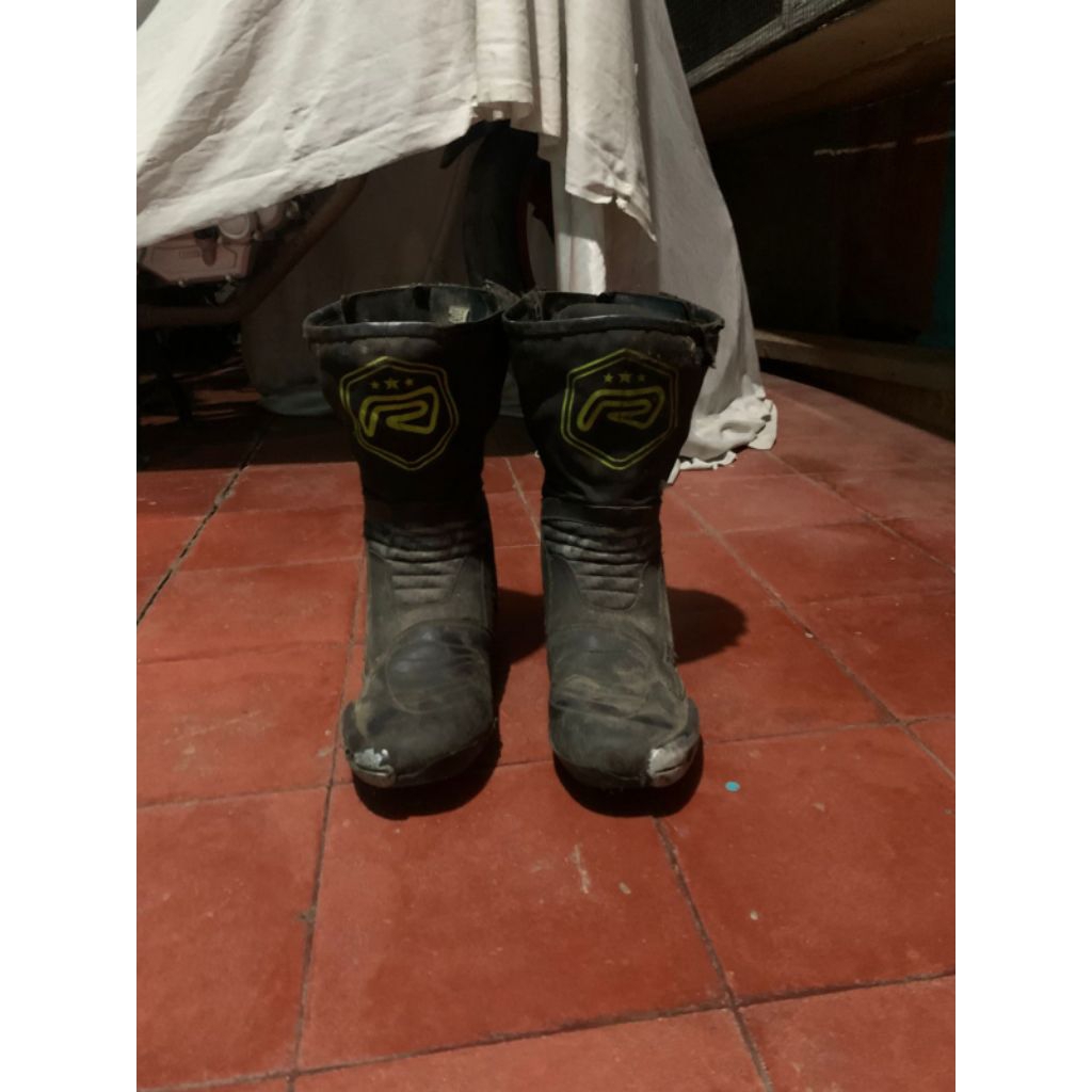 sepatu rcb road race