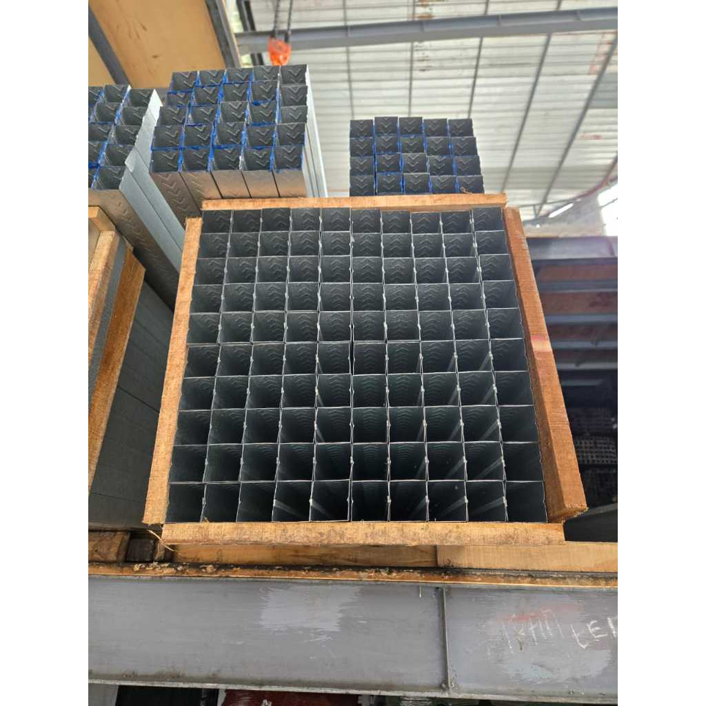 HOLLOW KENCANA 0,3 (2X4) (4X4) SNI