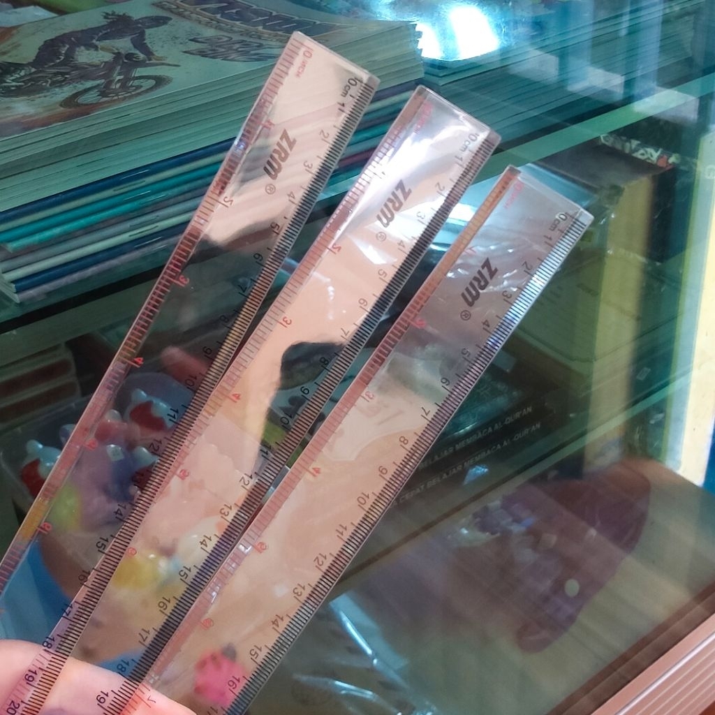 

Penggaris tebal transparan 30 cm ZRM (1 BIJI)