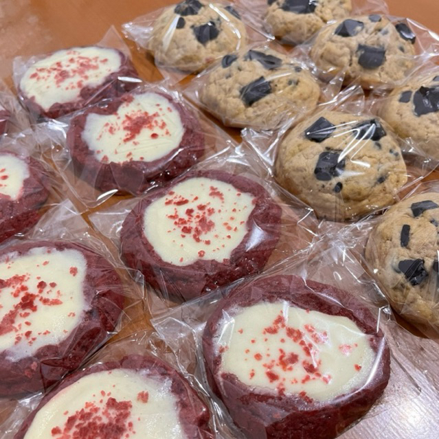 

soft baked cookies/matcha cookies/og cookies/red velvet