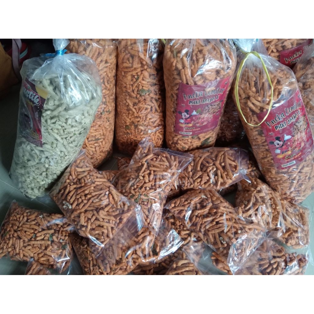 

Basreng Bandung Pedas Daun Jeruk 2KG | Camilan Pedas Halal dan Enak