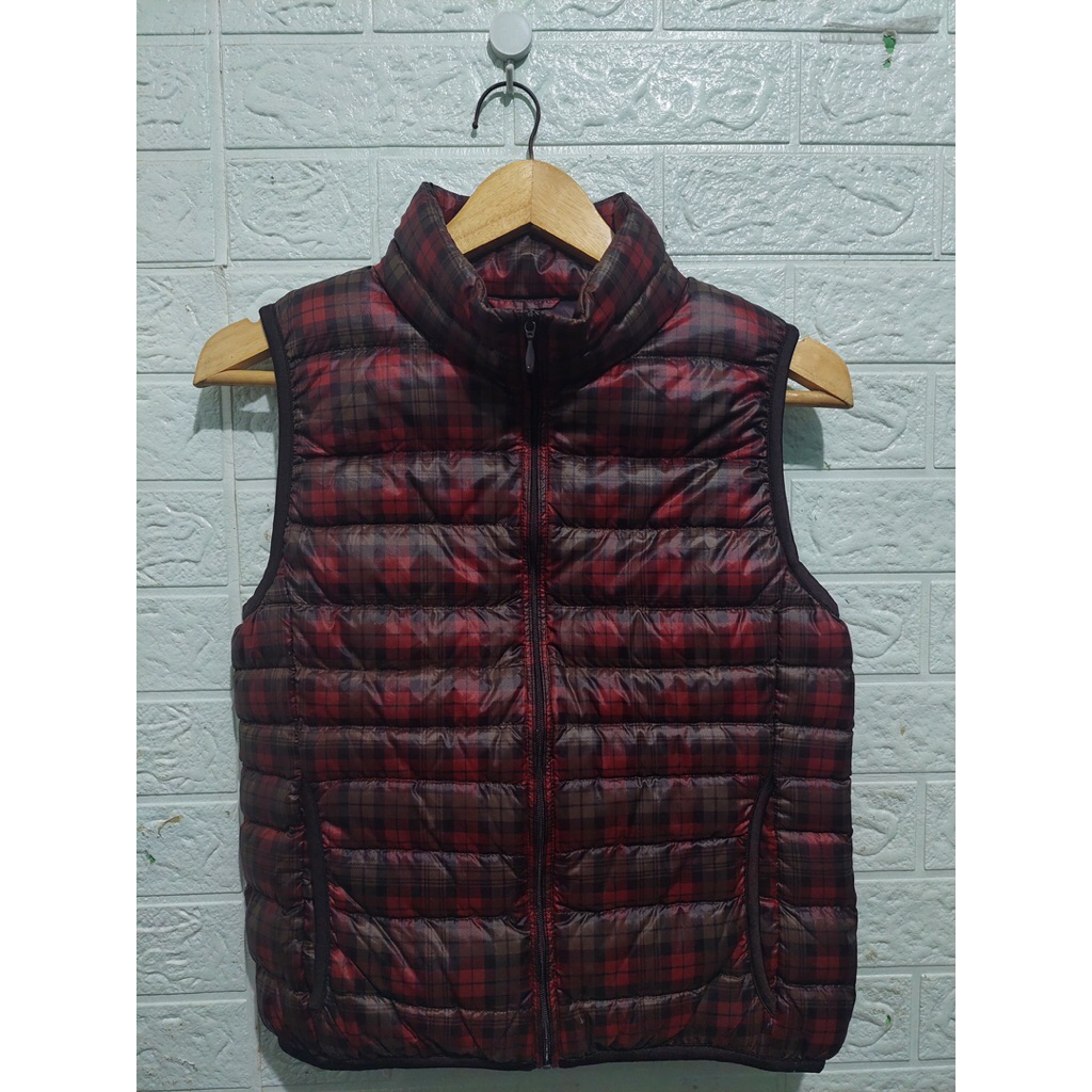 UNIQLO ultralight down vest jaket Tartan maroon