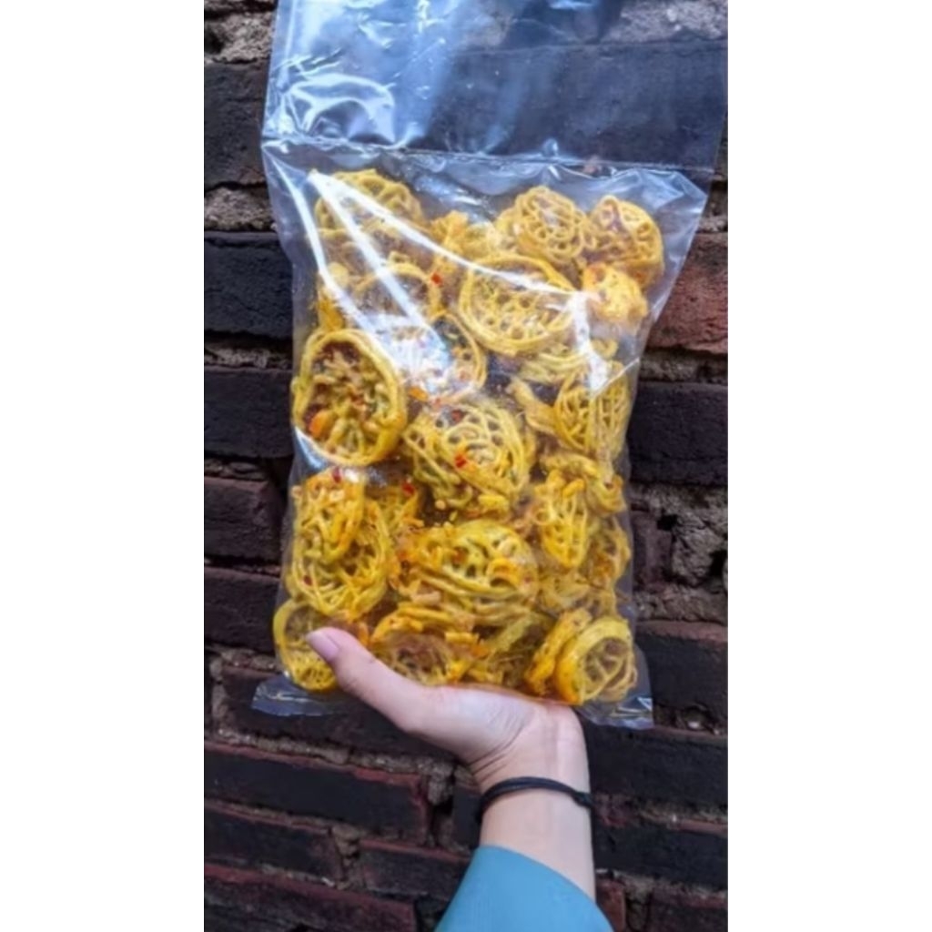 

Sebring Kerupuk Mie Pedas gurih daun jeruk