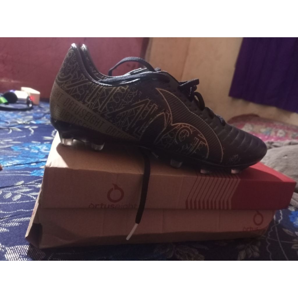 Sepatu bola ortus original