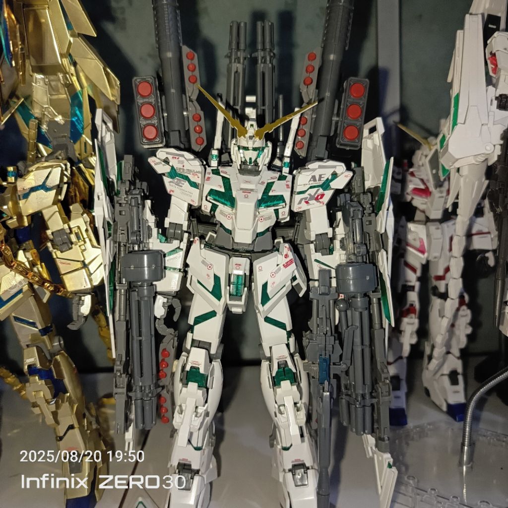MG 1/100 Gundam RX-0 Unicorn Gundam 01 Full Armor Daban Model