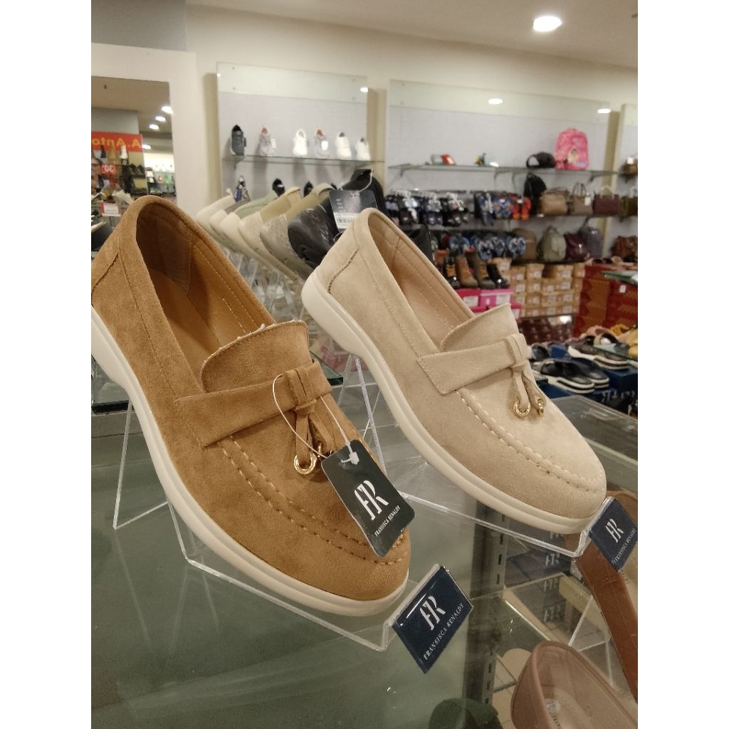 Sepatu perempuan FRANSISCA RENALDY Lfelona