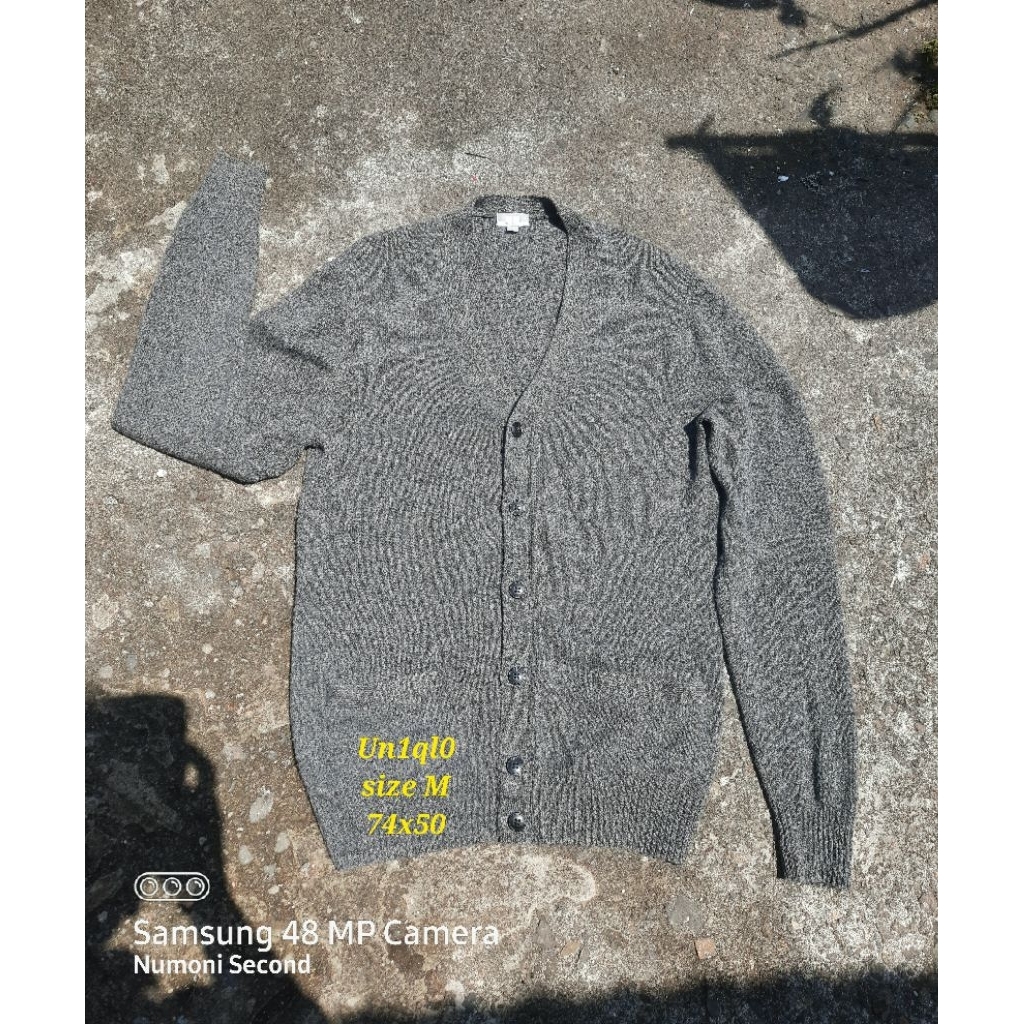 jaket cardigan knit rajut uniqlo abu wol