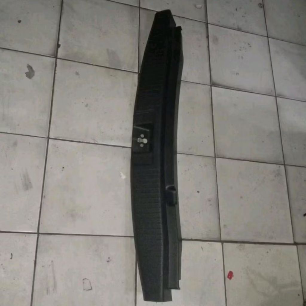 Sillplate penjepit karpet bagasi Honda HRV original