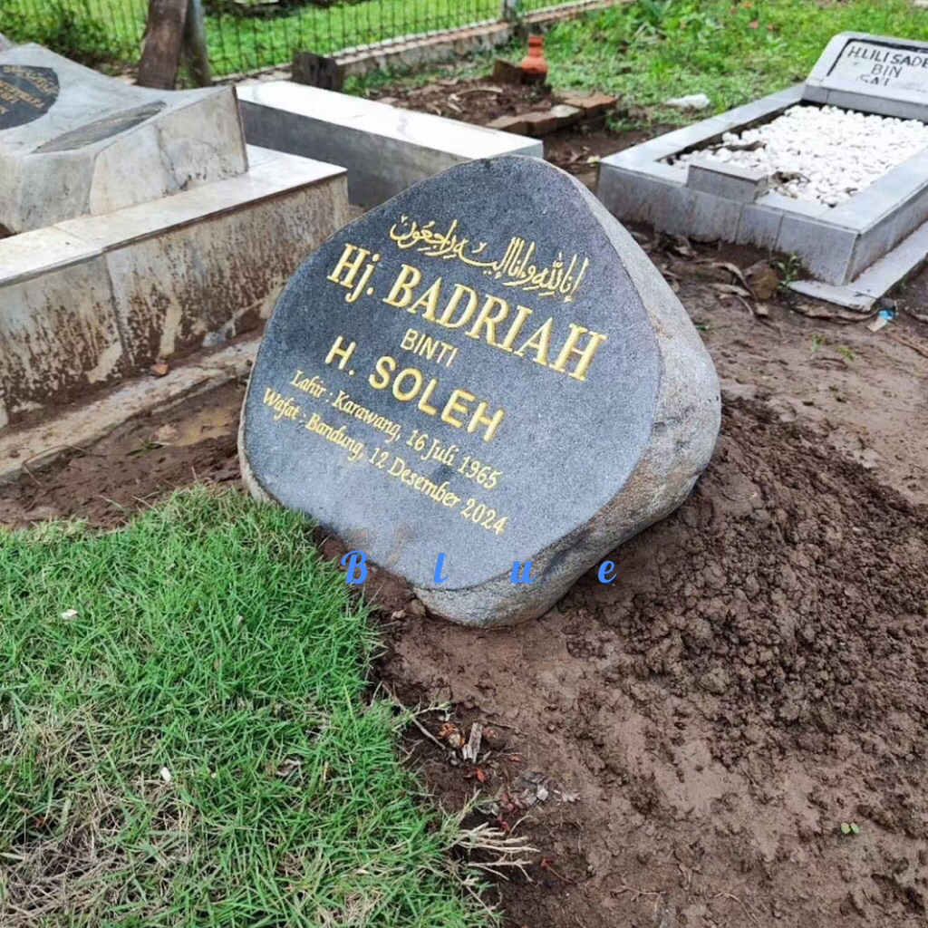 Batu nisan makam batu alam/prasasti batu alam