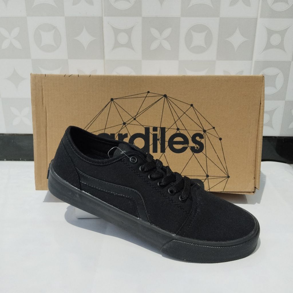 Ardiles VM Kanon Max - Sepatu Sekolah Anak Hitam Polos