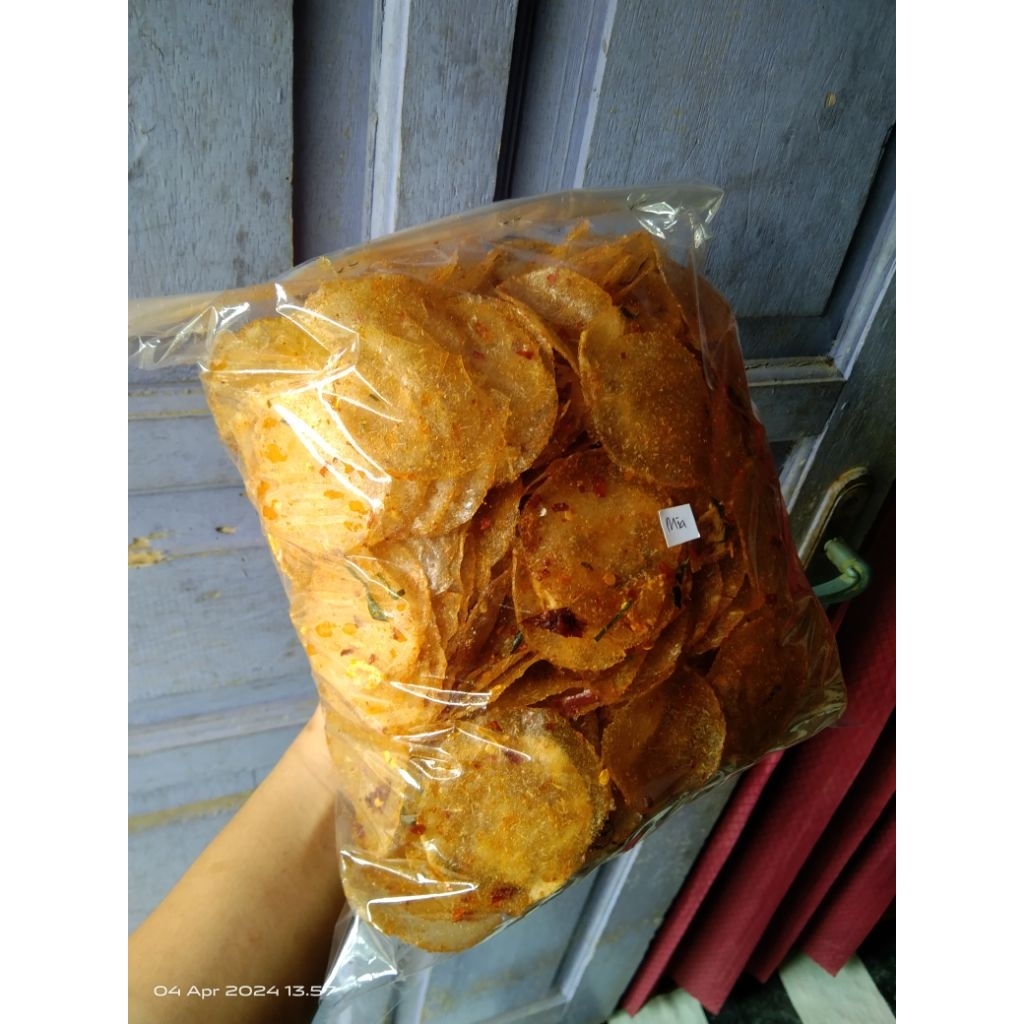 

KERIPIK KACA PEDAS GURIH DAUN JERUK 500gram
