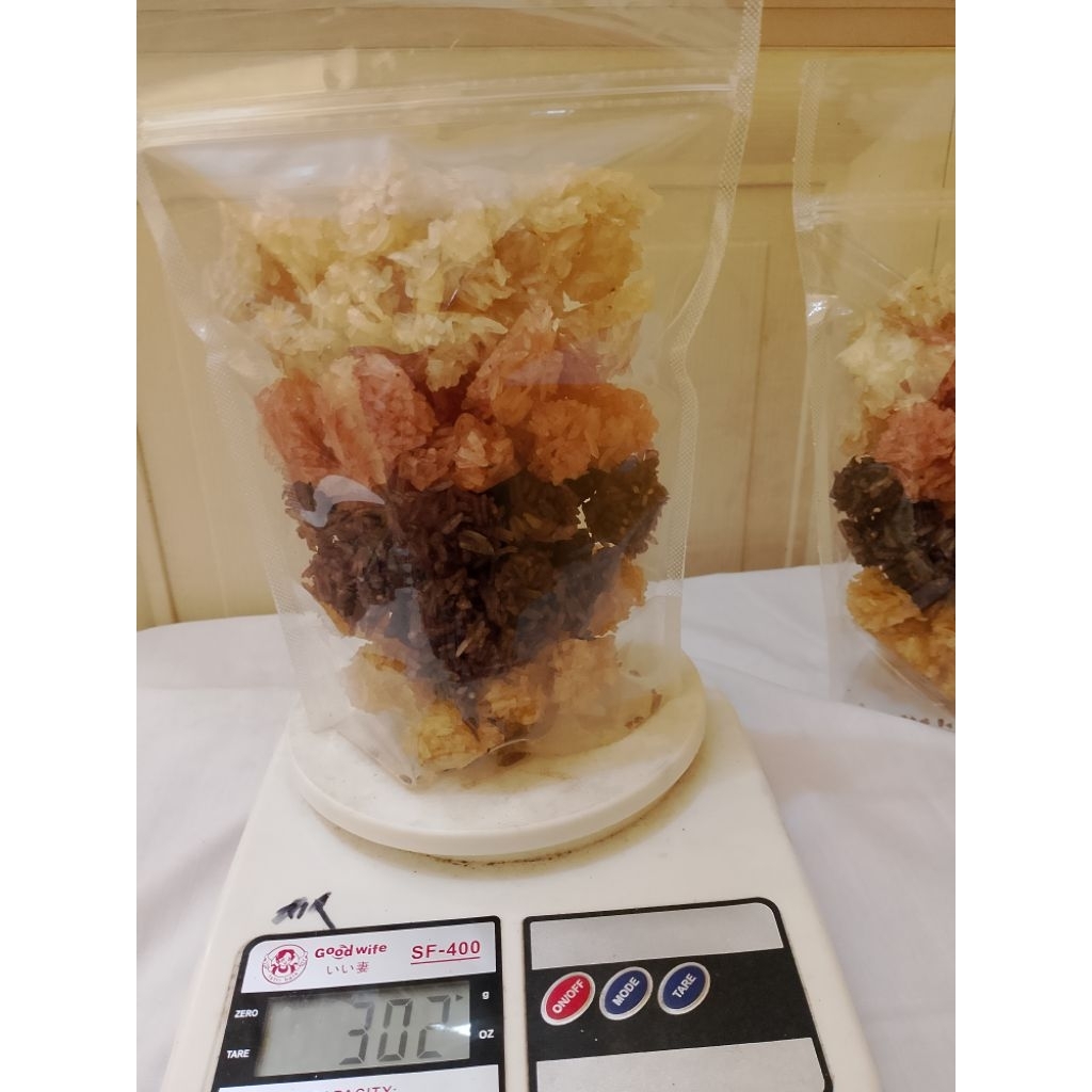 

rengginang mentah paket tester. Mix rasa cumi,udang,bawang,terasi