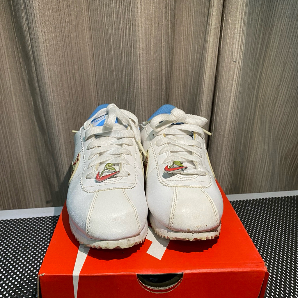 Preloved sepatu cortez basic