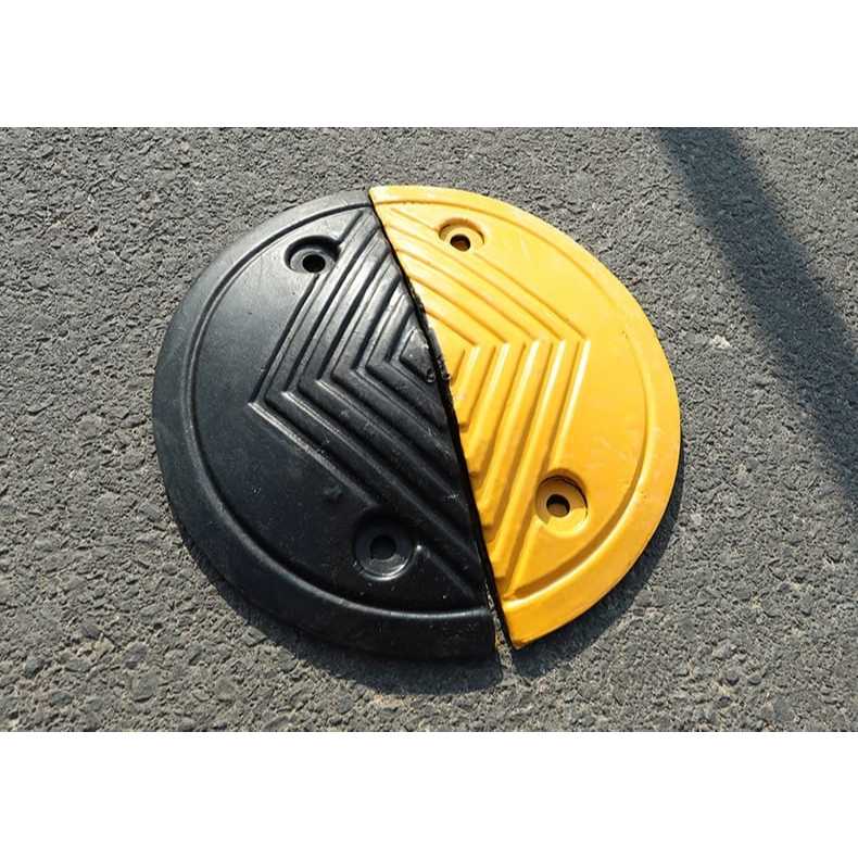 Rubber Speed Bump / Polisi Tidur Karet 35×5 / Ujung Polisi Tidur Karet