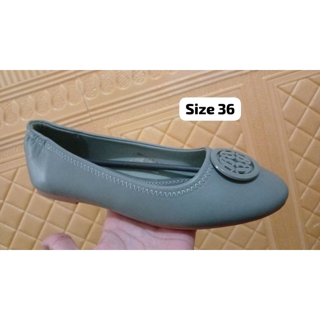 Flat Shoes By Bata
