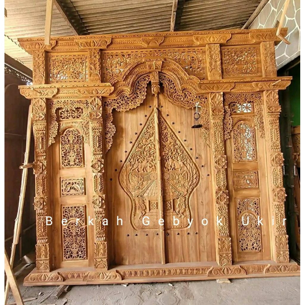 Pintu gebyok jawa | pintu gebyok motif ukir gunungan wayang ful kayu jati asli