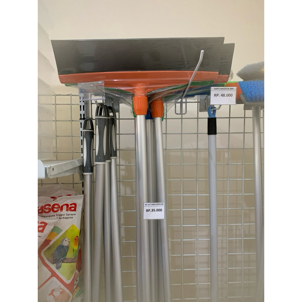 Sapu karet lantai / serokan air nagata