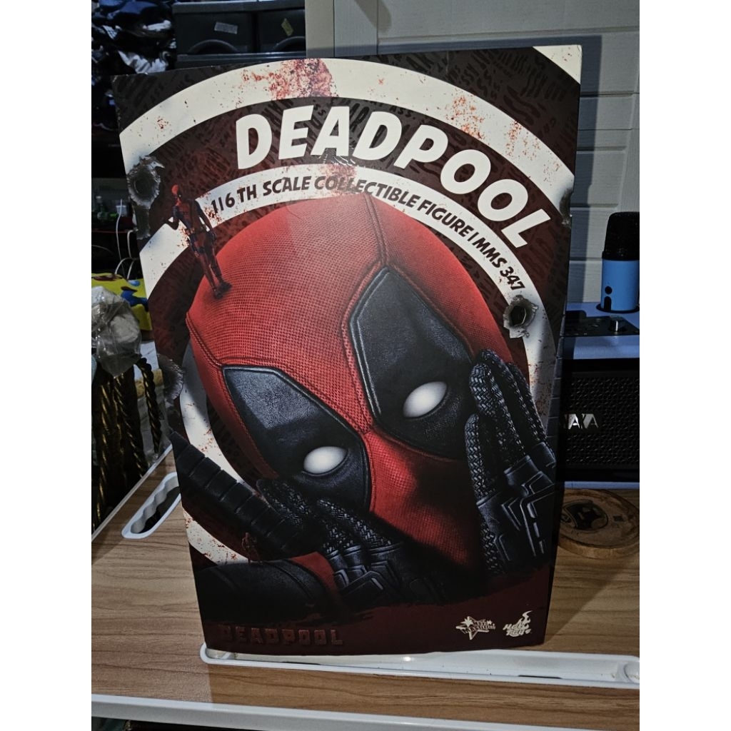 Hot Toys Deadpool ver 1.0