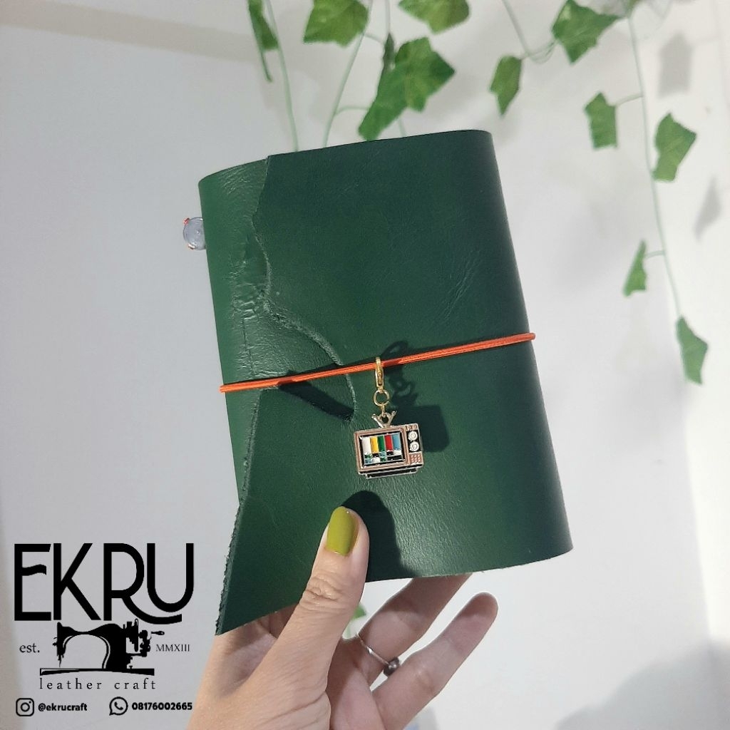 

(DISCOUNT PRODUCT) • PASSPORT B7 - FLAP NATCUT - NAPPA GREEN - TRAVELERS NOTEBOOK GENUINE LEATHER COVER MIDORI / JOURNAL KULIT ASLI
