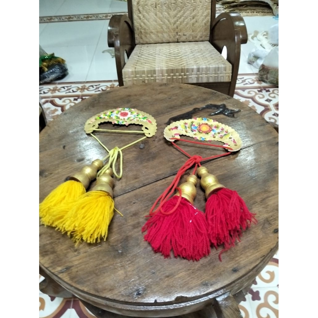 Uncal kulit - asesoris Tari Wayang Orang