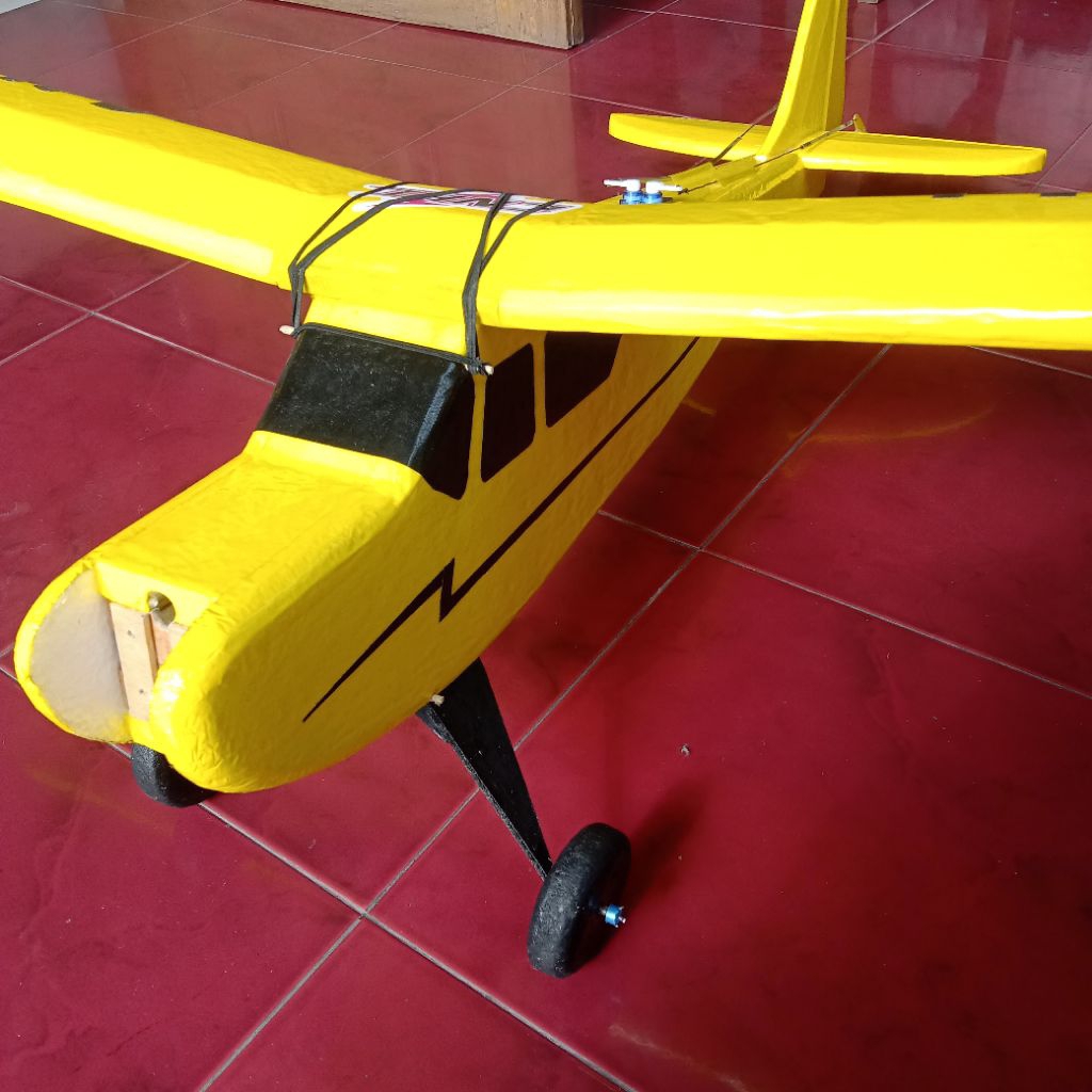 KIT PESAWAT RC TRAINER
