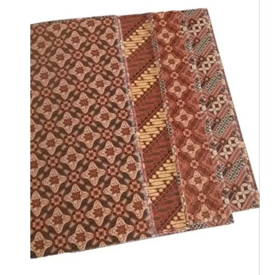 

Kertas kado merek KIKI motif batik isi 50 lembar(1 pak)