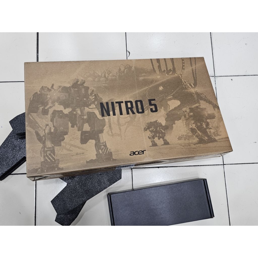 

DUS BOX ACER GAMING NITRO 5 KONDISI BAGUS
