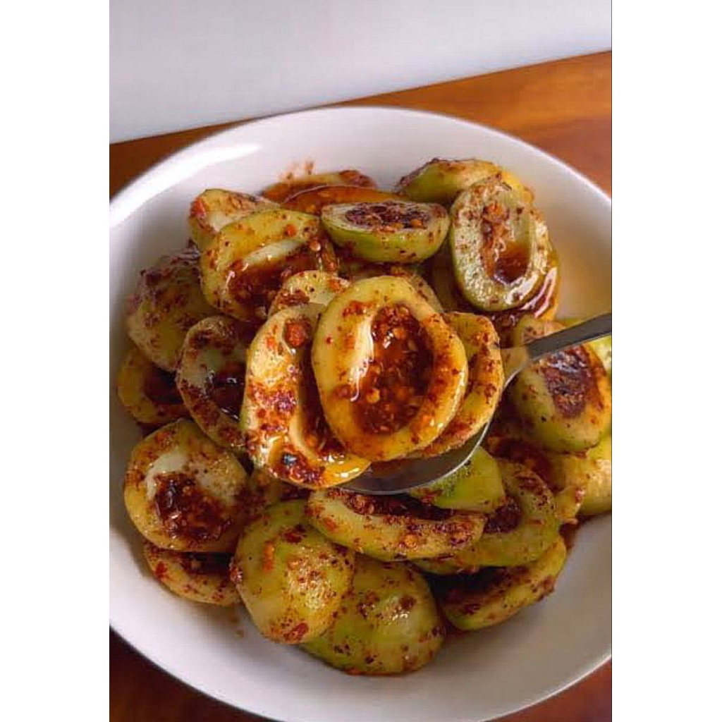 

mangga belah biji gratis bumbu rujak thailand